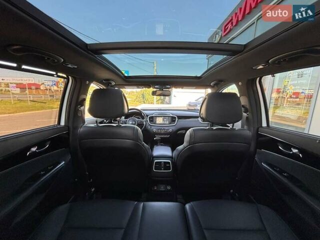 Киа Соренто, объемом двигателя 0 л и пробегом 105 тыс. км за 16500 $, фото 2 на Automoto.ua