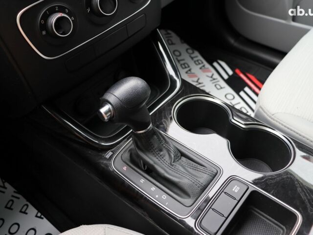 Киа Соренто, объемом двигателя 2.4 л и пробегом 77 тыс. км за 12900 $, фото 10 на Automoto.ua