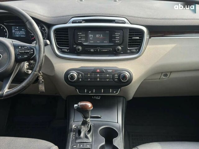 Киа Соренто, объемом двигателя 2.4 л и пробегом 133 тыс. км за 13400 $, фото 21 на Automoto.ua