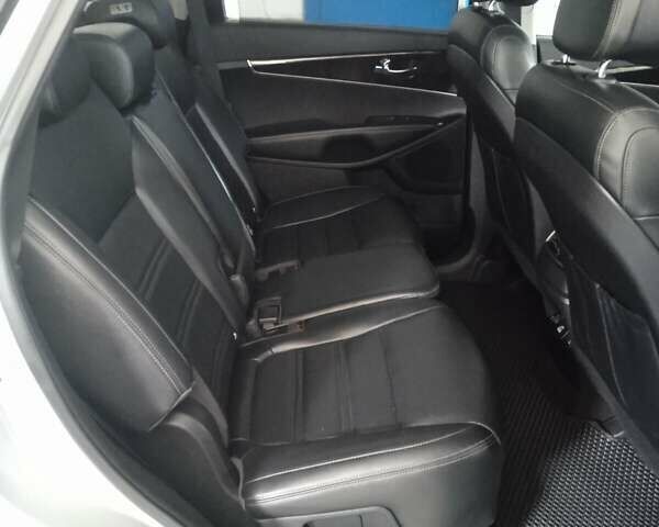 Кіа Соренто, об'ємом двигуна 2.2 л та пробігом 111 тис. км за 22100 $, фото 16 на Automoto.ua
