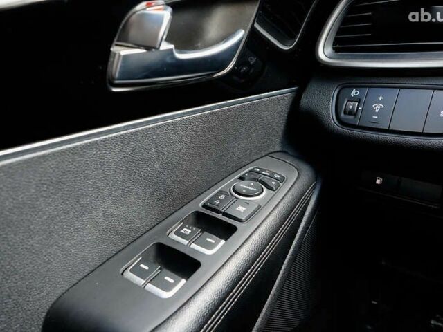 Киа Соренто, объемом двигателя 2.2 л и пробегом 204 тыс. км за 17799 $, фото 13 на Automoto.ua