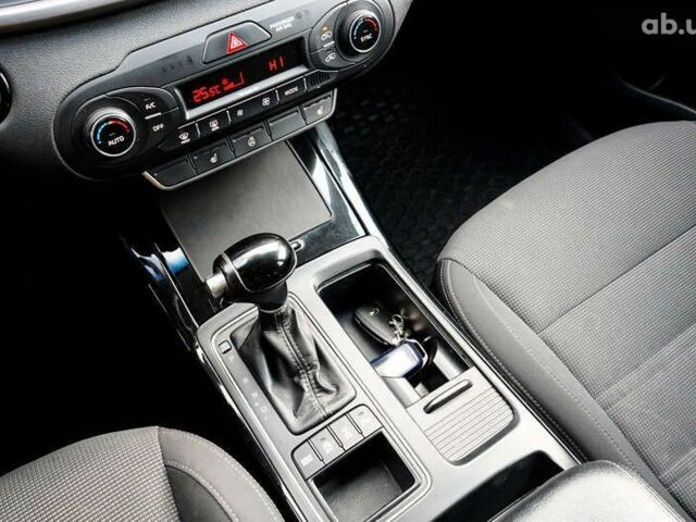 Киа Соренто, объемом двигателя 2.2 л и пробегом 204 тыс. км за 17799 $, фото 23 на Automoto.ua