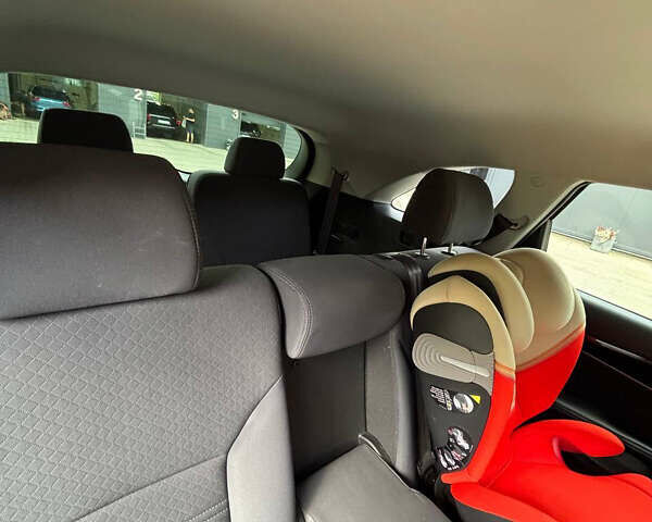 Кіа Соренто, об'ємом двигуна 2.4 л та пробігом 138 тис. км за 14000 $, фото 35 на Automoto.ua