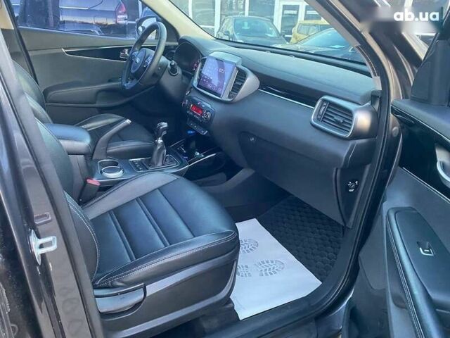 Киа Соренто, объемом двигателя 2.2 л и пробегом 257 тыс. км за 16999 $, фото 9 на Automoto.ua