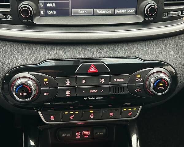 Киа Соренто, объемом двигателя 2 л и пробегом 190 тыс. км за 17999 $, фото 19 на Automoto.ua