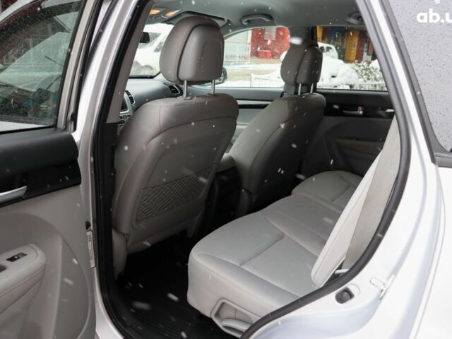 Киа Соренто, объемом двигателя 2.4 л и пробегом 77 тыс. км за 12900 $, фото 4 на Automoto.ua