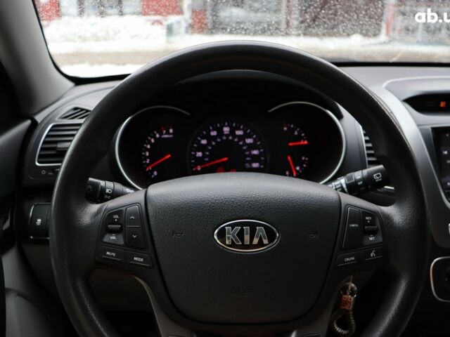 Киа Соренто, объемом двигателя 2.4 л и пробегом 77 тыс. км за 12900 $, фото 5 на Automoto.ua