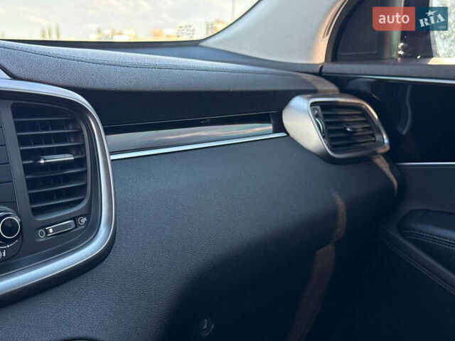 Кіа Соренто, об'ємом двигуна 2.2 л та пробігом 191 тис. км за 19900 $, фото 31 на Automoto.ua