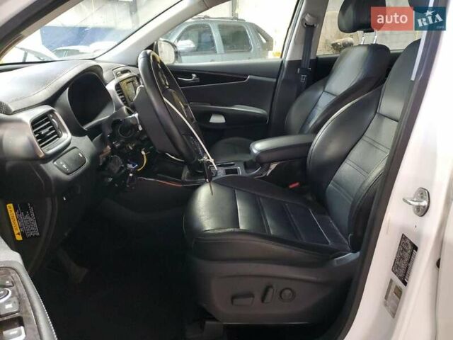 Киа Соренто, объемом двигателя 2 л и пробегом 98 тыс. км за 2000 $, фото 6 на Automoto.ua