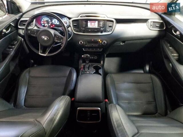 Киа Соренто, объемом двигателя 2 л и пробегом 98 тыс. км за 2000 $, фото 7 на Automoto.ua
