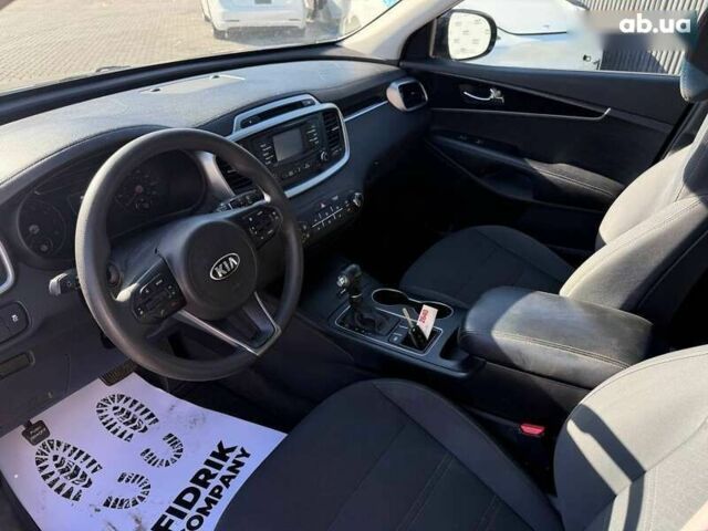 Киа Соренто, объемом двигателя 2.4 л и пробегом 205 тыс. км за 10700 $, фото 7 на Automoto.ua