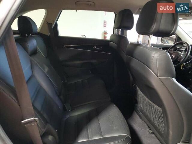 Киа Соренто, объемом двигателя 2 л и пробегом 98 тыс. км за 2000 $, фото 10 на Automoto.ua