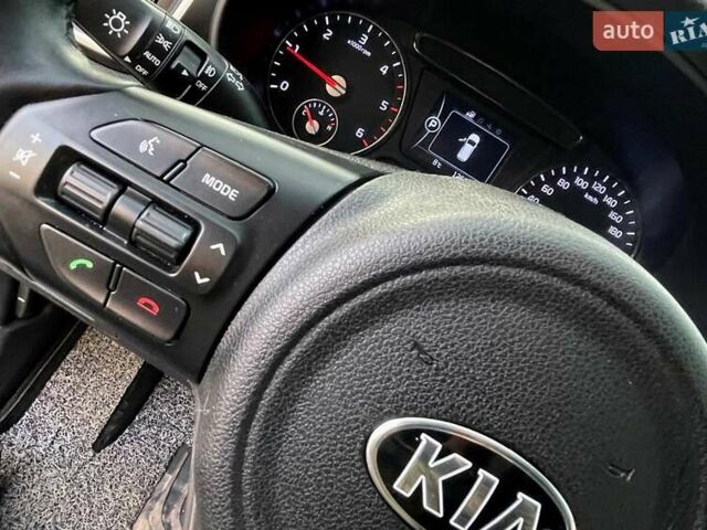 Киа Соренто, объемом двигателя 2.2 л и пробегом 126 тыс. км за 21600 $, фото 11 на Automoto.ua