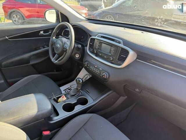Киа Соренто, объемом двигателя 2.4 л и пробегом 205 тыс. км за 10700 $, фото 13 на Automoto.ua
