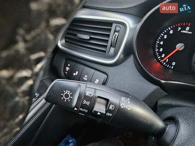 Кіа Соренто, об'ємом двигуна 3.3 л та пробігом 172 тис. км за 18500 $, фото 29 на Automoto.ua