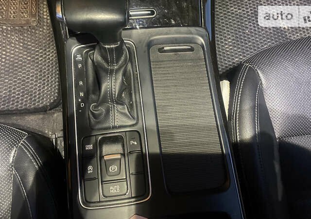 Киа Соренто, объемом двигателя 2.2 л и пробегом 230 тыс. км за 20500 $, фото 2 на Automoto.ua
