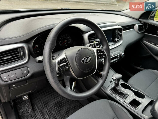 Киа Соренто, объемом двигателя 3.3 л и пробегом 169 тыс. км за 15000 $, фото 16 на Automoto.ua