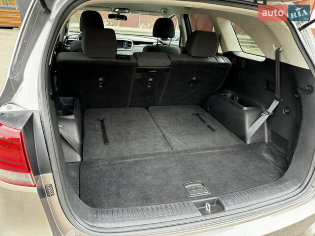 Киа Соренто, объемом двигателя 3.3 л и пробегом 169 тыс. км за 15000 $, фото 23 на Automoto.ua