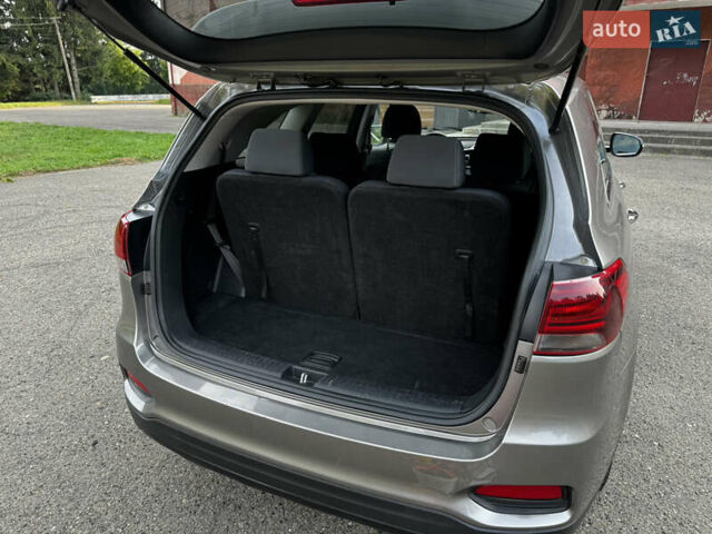 Киа Соренто, объемом двигателя 3.3 л и пробегом 169 тыс. км за 15000 $, фото 24 на Automoto.ua