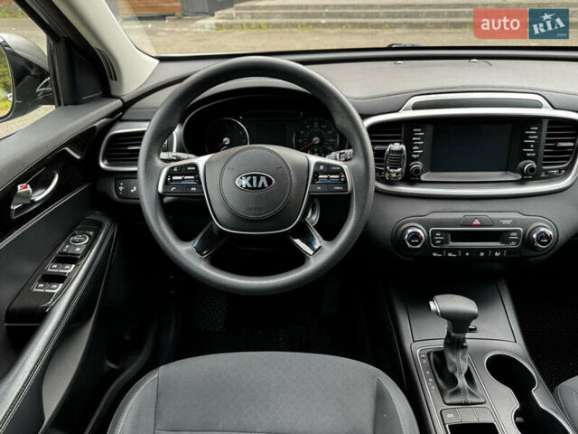 Киа Соренто, объемом двигателя 3.3 л и пробегом 169 тыс. км за 15000 $, фото 18 на Automoto.ua