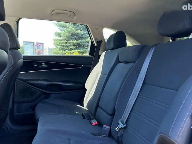 Кіа Соренто, об'ємом двигуна 2.4 л та пробігом 105 тис. км за 17500 $, фото 9 на Automoto.ua