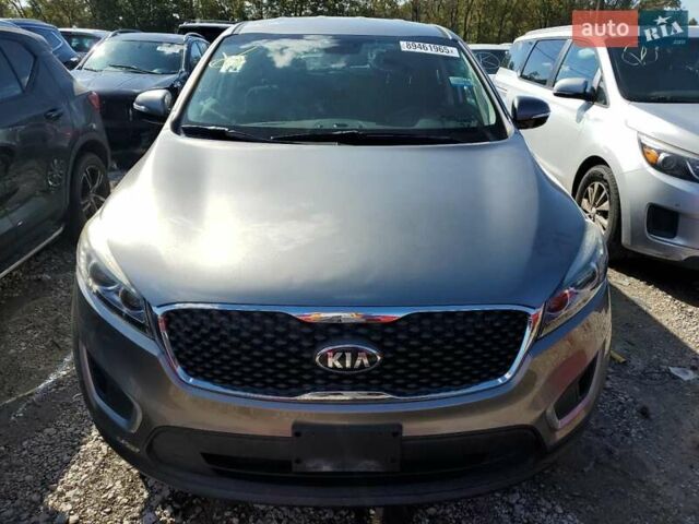 Киа Соренто, объемом двигателя 2.4 л и пробегом 153 тыс. км за 2200 $, фото 4 на Automoto.ua