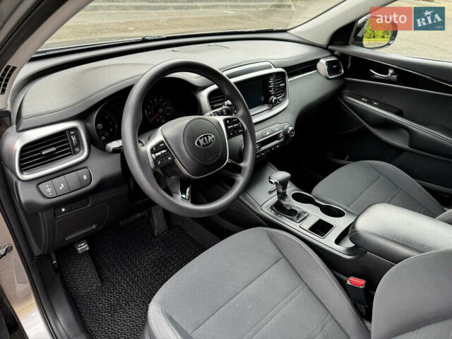 Киа Соренто, объемом двигателя 3.3 л и пробегом 169 тыс. км за 15000 $, фото 17 на Automoto.ua