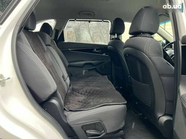 Киа Соренто, объемом двигателя 2.2 л и пробегом 51 тыс. км за 31000 $, фото 26 на Automoto.ua
