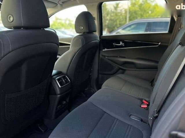 Кіа Соренто, об'ємом двигуна 2.4 л та пробігом 42 тис. км за 18900 $, фото 17 на Automoto.ua