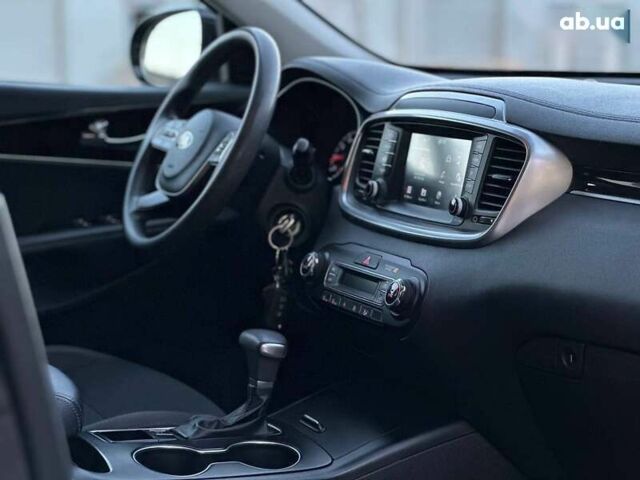 Кіа Соренто, об'ємом двигуна 3.3 л та пробігом 170 тис. км за 15990 $, фото 14 на Automoto.ua