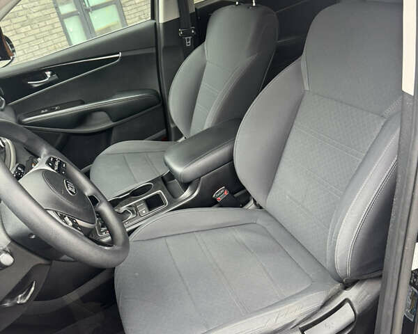 Киа Соренто, объемом двигателя 0 л и пробегом 170 тыс. км за 13800 $, фото 12 на Automoto.ua