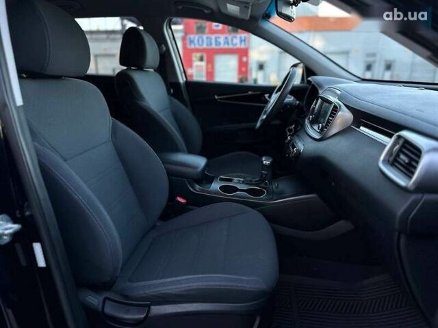 Киа Соренто, объемом двигателя 3.3 л и пробегом 170 тыс. км за 16800 $, фото 13 на Automoto.ua