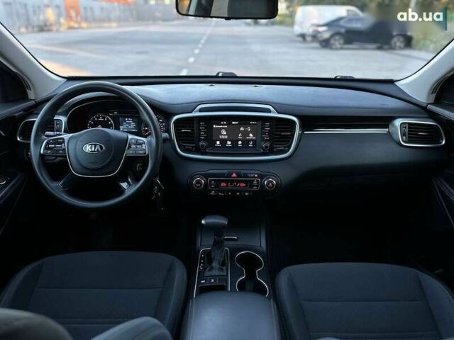 Киа Соренто, объемом двигателя 3.3 л и пробегом 170 тыс. км за 16800 $, фото 18 на Automoto.ua