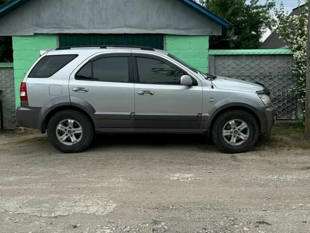 Сірий Кіа Соренто, об'ємом двигуна 2.4 л та пробігом 195 тис. км за 6000 $, фото 2 на Automoto.ua