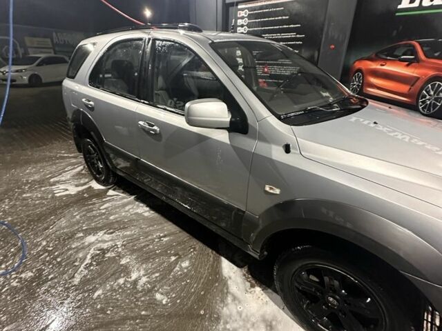 Сірий Кіа Соренто, об'ємом двигуна 2.5 л та пробігом 250 тис. км за 5500 $, фото 7 на Automoto.ua