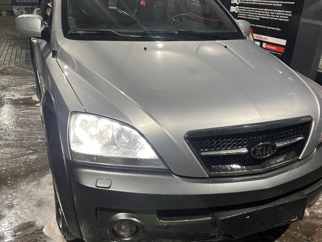 Сірий Кіа Соренто, об'ємом двигуна 2.5 л та пробігом 250 тис. км за 5500 $, фото 9 на Automoto.ua