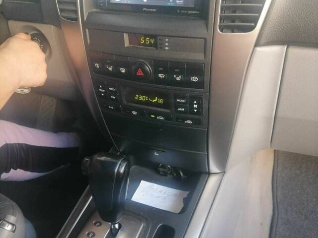 Серый Киа Соренто, объемом двигателя 2.5 л и пробегом 220 тыс. км за 7500 $, фото 8 на Automoto.ua