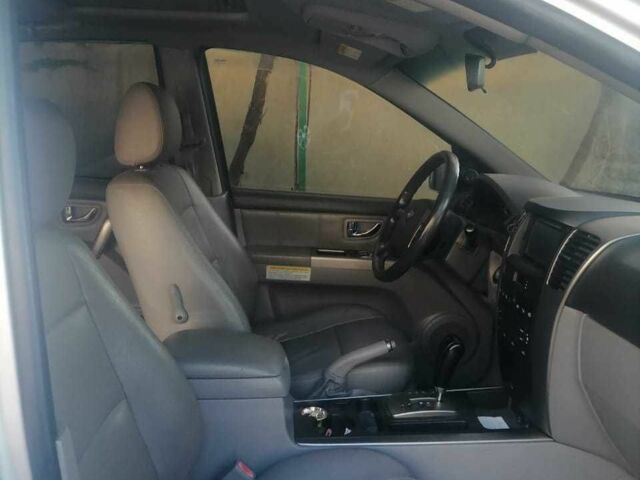 Серый Киа Соренто, объемом двигателя 2.5 л и пробегом 220 тыс. км за 7500 $, фото 4 на Automoto.ua