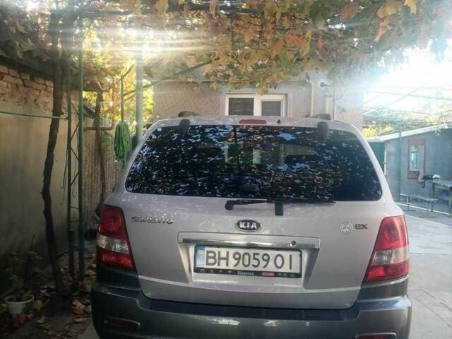 Серый Киа Соренто, объемом двигателя 2.5 л и пробегом 220 тыс. км за 7500 $, фото 2 на Automoto.ua