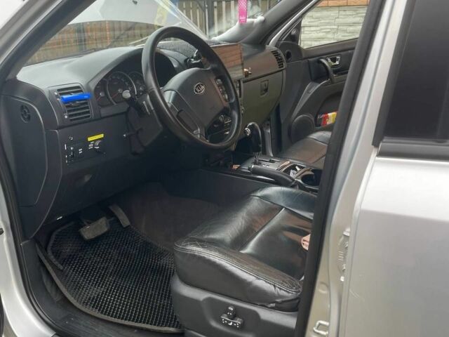 Сірий Кіа Соренто, об'ємом двигуна 2.5 л та пробігом 220 тис. км за 8200 $, фото 9 на Automoto.ua