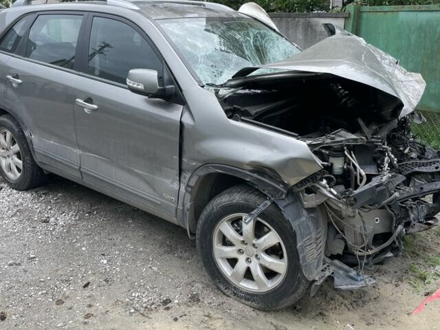 Сірий Кіа Соренто, об'ємом двигуна 2.4 л та пробігом 74 тис. км за 5000 $, фото 3 на Automoto.ua