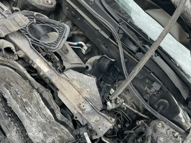 Сірий Кіа Соренто, об'ємом двигуна 2.4 л та пробігом 74 тис. км за 5000 $, фото 5 на Automoto.ua