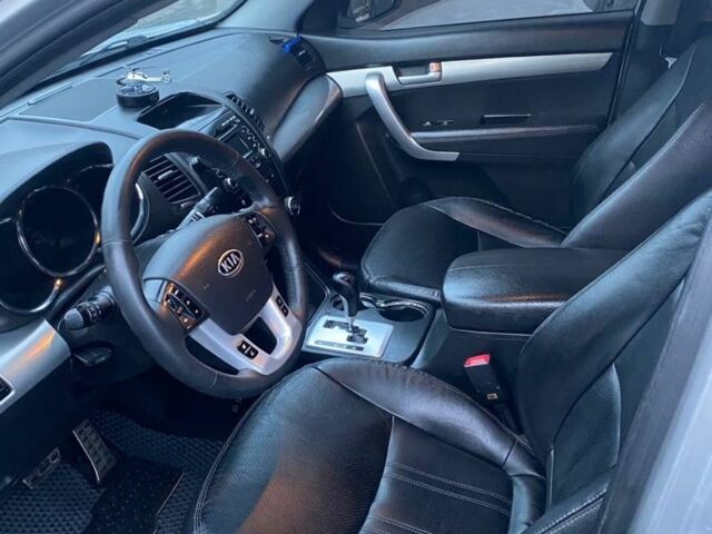 Сірий Кіа Соренто, об'ємом двигуна 2.4 л та пробігом 250 тис. км за 11200 $, фото 4 на Automoto.ua