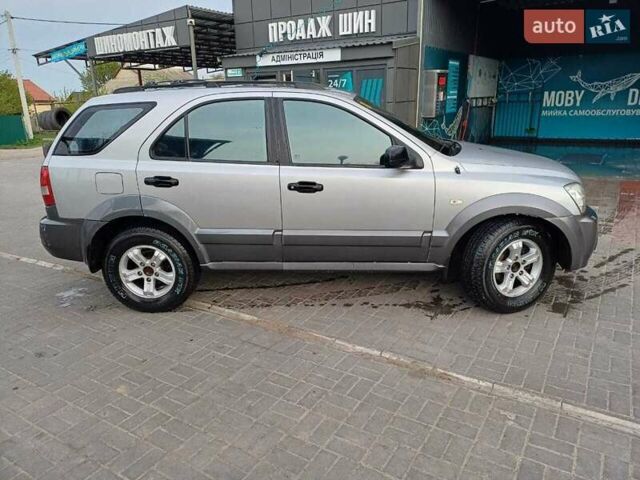 Сірий Кіа Соренто, об'ємом двигуна 2.5 л та пробігом 220 тис. км за 7500 $, фото 4 на Automoto.ua