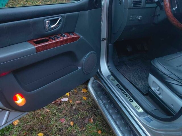 Сірий Кіа Соренто, об'ємом двигуна 2.5 л та пробігом 240 тис. км за 6523 $, фото 17 на Automoto.ua