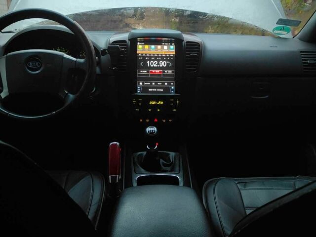 Сірий Кіа Соренто, об'ємом двигуна 2.5 л та пробігом 240 тис. км за 6523 $, фото 12 на Automoto.ua