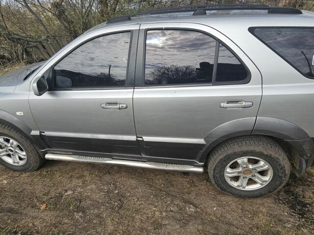 Серый Киа Соренто, объемом двигателя 2.5 л и пробегом 203 тыс. км за 3100 $, фото 1 на Automoto.ua