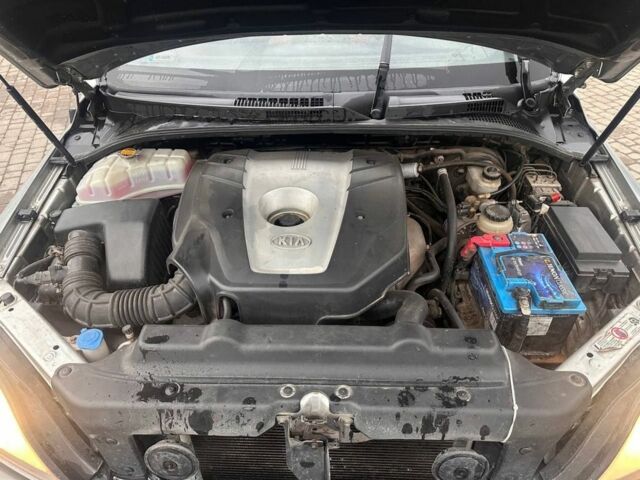 Серый Киа Соренто, объемом двигателя 2.4 л и пробегом 150 тыс. км за 5400 $, фото 6 на Automoto.ua