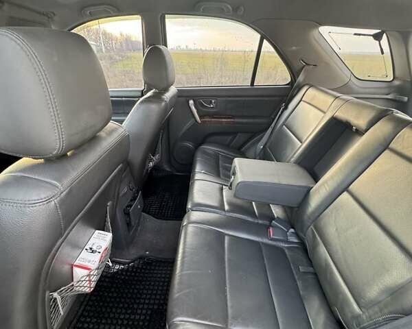 Серый Киа Соренто, объемом двигателя 2.5 л и пробегом 270 тыс. км за 6860 $, фото 8 на Automoto.ua