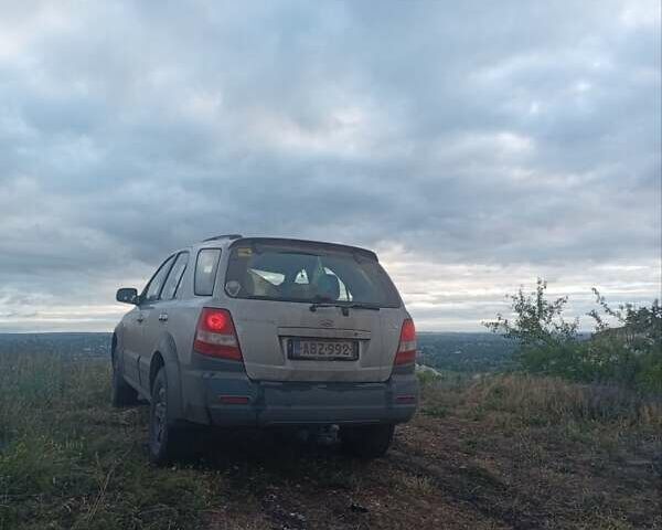Серый Киа Соренто, объемом двигателя 2.5 л и пробегом 207 тыс. км за 4700 $, фото 6 на Automoto.ua
